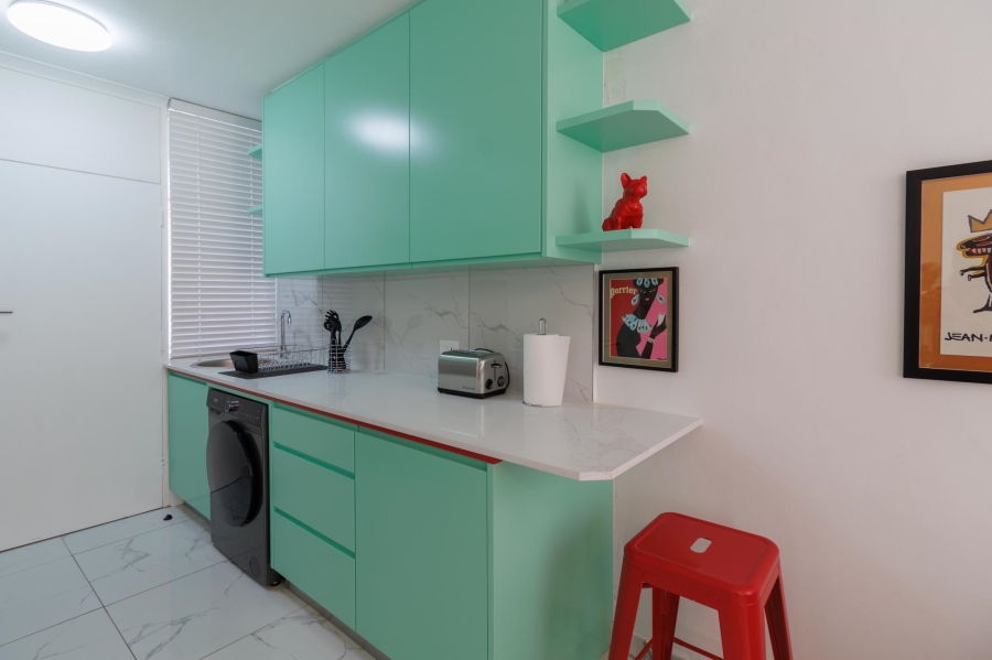 1 Bedroom Property for Sale in Sea Point Western Cape